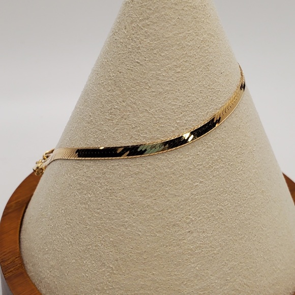 14k Solid Gold Herringbone Bracelet - Picture 12 of 12